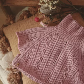 Pure pleasure of knitting 🌸🍂

I've already started planning the photo shoot and a perfect skirt to match with this design, but cannot decide which shades I prefer more to combine with this dusty pink: warm browns or cream? 

Yarn: Chickadee @quinceandco

#marzenakolaczek #marzenakolaczekdesign #knitweardesigner #knitdesign #knitdesigner #iknit #quinceandco ##quinceandcochickadee #stitchpattern #imademyclothes #imakemyownclothes #forknitters #knitstagram #knitting #knittingaddict #knittersofinstagram #knittersofsydney #knittersofaustralia #iloveknitting #dzierganie #nadrutach #knittingtexture #raglansweater #handmadesweater #ravelrydesigner #ravelrypattern #knittingsweater #knittingproject #knittingpullover